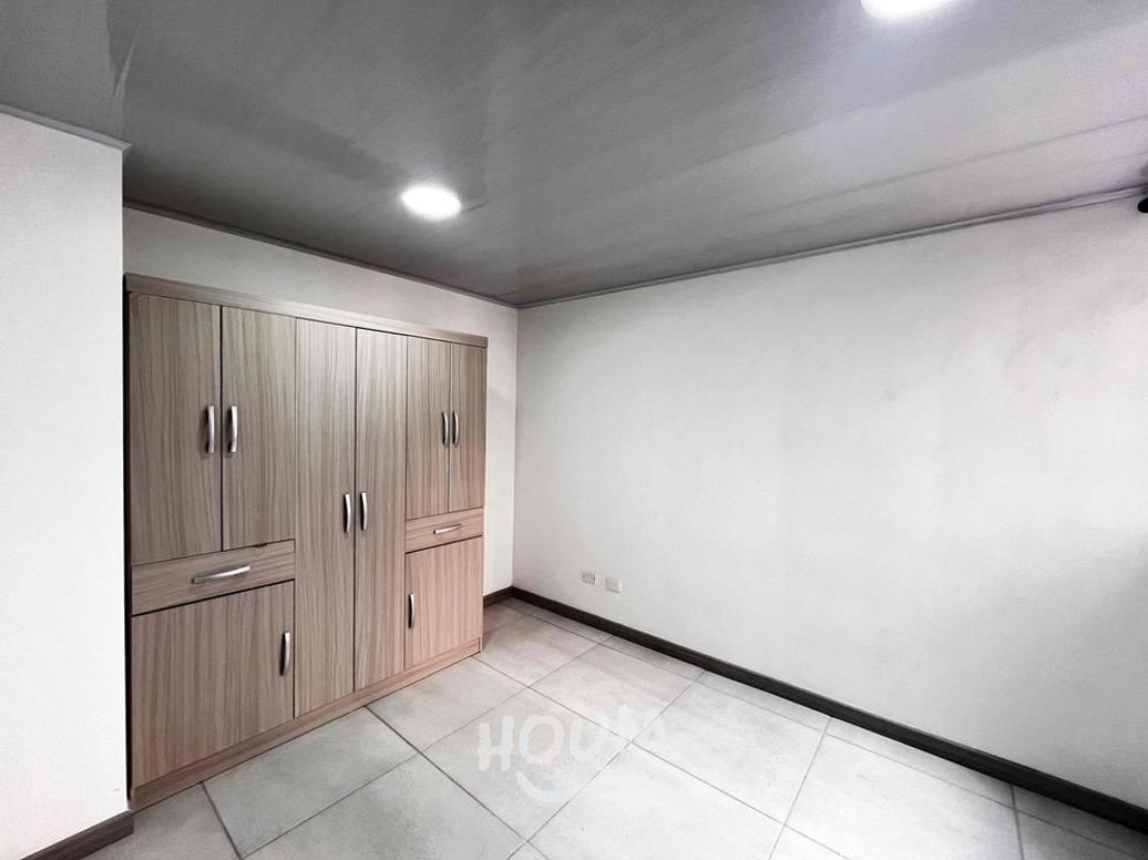 Apartamento de 2 alcobas en venta en Tuna Baja, Bogotá, 37 m² · foto 4 de 15