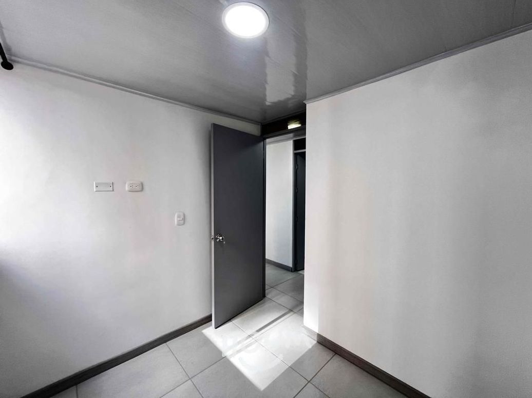 Apartamento de 2 alcobas en venta en Tuna Baja, Bogotá, 37 m² · foto 9 de 15