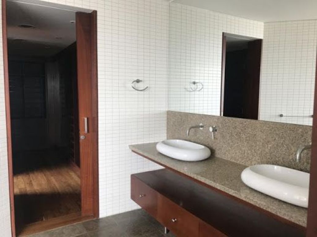Apartamento de 3 alcobas en venta en El Retiro, Bogotá, 353 m² · foto 13 de 20