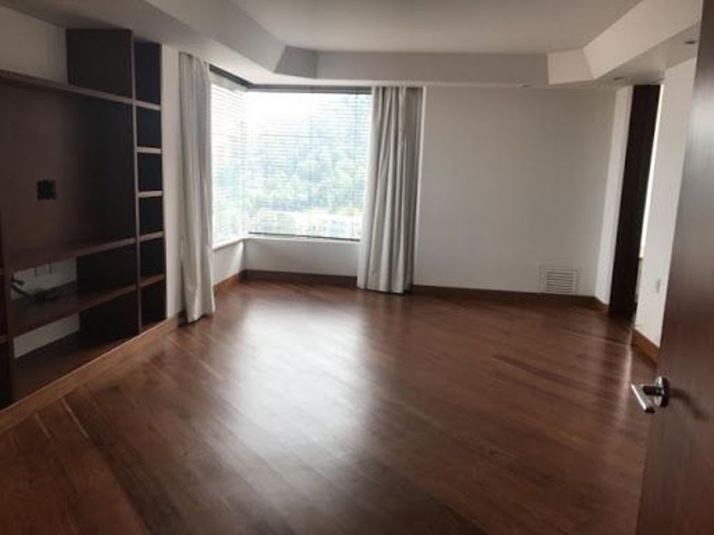 Apartamento de 3 alcobas en venta en El Retiro, Bogotá, 353 m² · foto 4 de 20