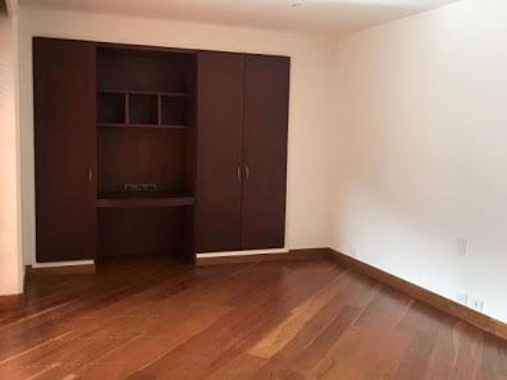 Apartamento de 3 alcobas en venta en El Retiro, Bogotá, 353 m² · foto 16 de 20