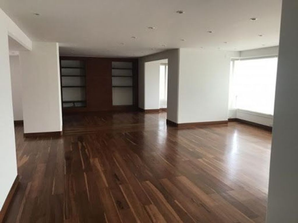 Apartamento de 3 alcobas en venta en El Retiro, Bogotá, 353 m² · foto 3 de 20