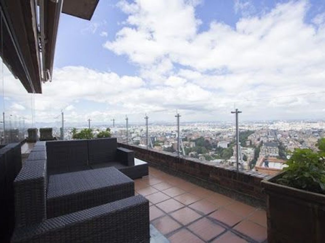 Apartamento de 4 alcobas en venta en Chicó Alto, Bogotá, 331 m² · foto 9 de 20