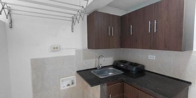 hermoso apartaestudio en arriendo ubicado en la ciudad de Medellín, en el privilegiado sector belen san bernardo. Con un área total de 40 M2, este inmueble es ideal para aquellos que buscan un espacio cómodo y funcional en una de las zonas más atractivas de la ciudad.

Cuenta con una construcción de 40 M2 que incluye una luminosa alcoba y un baño completo, perfecto para una sola persona o una pareja. La configuración del espacio ha sido cuidadosamente diseñada para aprovechar al máximo cada metro cuadrado, proporcionando una sensación de amplitud y confort en todo momento.

En su interior, el apartaestudio dispone de todas las comodidades necesarias para una vida moderna. Además de contar con suministro de agua y electricidad, se encuentra equipado con espaciosos clósets para lo que asegura una vida cómoda y funcional para sus futuros inquilinos.

hermoso apartaestudio en arriendo ubicado en la ciudad de Medellín, en el privilegiado sector belen san bernardo. Con un área total de 40 M2, este inmueble es ideal para aquellos que buscan un espacio cómodo y funcional en una de las zonas más atractivas de la ciudad.

Cuenta con una construcción de 40 M2 que incluye una luminosa alcoba y un baño completo, perfecto para una sola persona o una pareja. La configuración del espacio ha sido cuidadosamente diseñada para aprovechar al máximo cada metro cuadrado, proporcionando una sensación de amplitud y confort en todo momento.

En su interior, el apartaestudio dispone de todas las comodidades necesarias para una vida moderna. Además de contar con suministro de agua y electricidad, se encuentra equipado con espaciosos clósets para lo que asegura una vida cómoda y funcional para sus futuros inquilinos.

 
