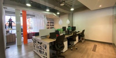 VENDO LINDA BODEGA EN LA LOCALIDAD DE ENGATIVA - BARRIO BOYACA REAL - CALLE 71 CON 72A -  PERFECTO ESTADO - TRES ENTRADAS - AMPLIOS ESPACIOS - 40 MTS 
X 15 MTS APROXIMADAMENTE, 2.5 MTS DE ALTURA, ÁREA LIBRE DE ALMACENAMIENTO,  0CHO BAÑOS, COCINETA, ESPACIO PARA CUATRO GARAJES Y UN CAMIÓN. MILU