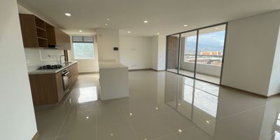 Apartamento dúplex, para estrenar, ubicado en uno de los barrios más tranquilos y centrales de Envigado, cerca al Metro y al CC Viva Envigado. Tiene 2 parqueaderos doble lineal y cuarto útil. En el canon está incluida la cuota de administración. Edificio con gimnasio, salón social, parque infantil, jacuzzi. En el valor del canon se incluye la cuota de administración. 