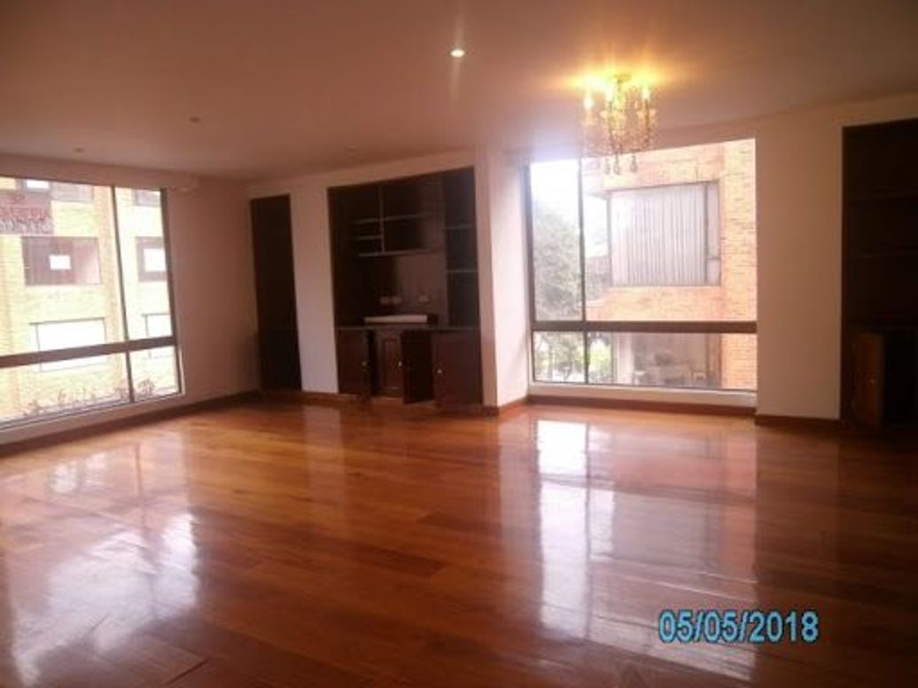 Apartamento de 3 alcobas en venta en Chicó Norte, Bogotá, 158 m² · foto 2 de 20