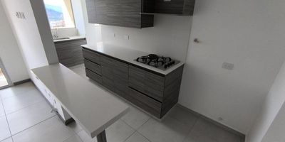 ARRIENDO APARTAMENTO EN SABANETA SECTOR VILLAS DEL CARMEN CUENCON , 3 habitaciones , 2 baños , sala comedor , cocina integral , parqueadero y cuarto útil , con rutas de transporte muy amplias , colegios , iglesias