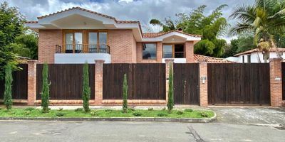 Casa Arriendo 350 mts Antioquia RIONEGRO GUALANDAY Código Coninsa:94044