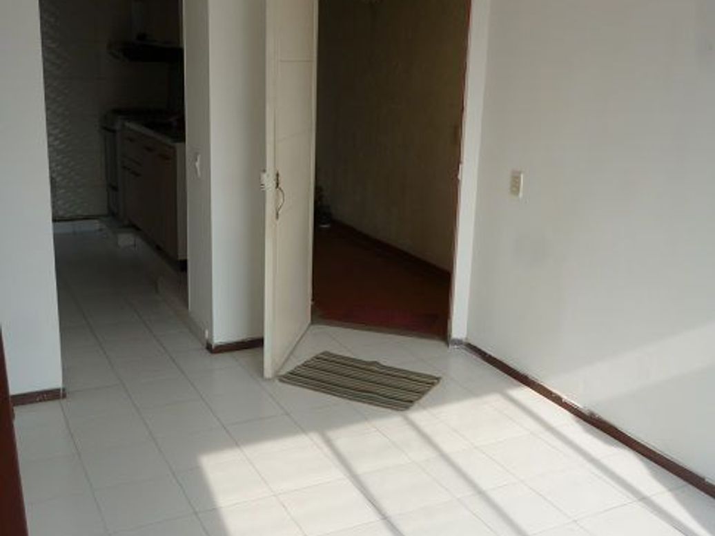 Apartamento de 3 alcobas en venta en Cjr Torres De Centenario, Bogotá, 44 m² · foto 2 de 13