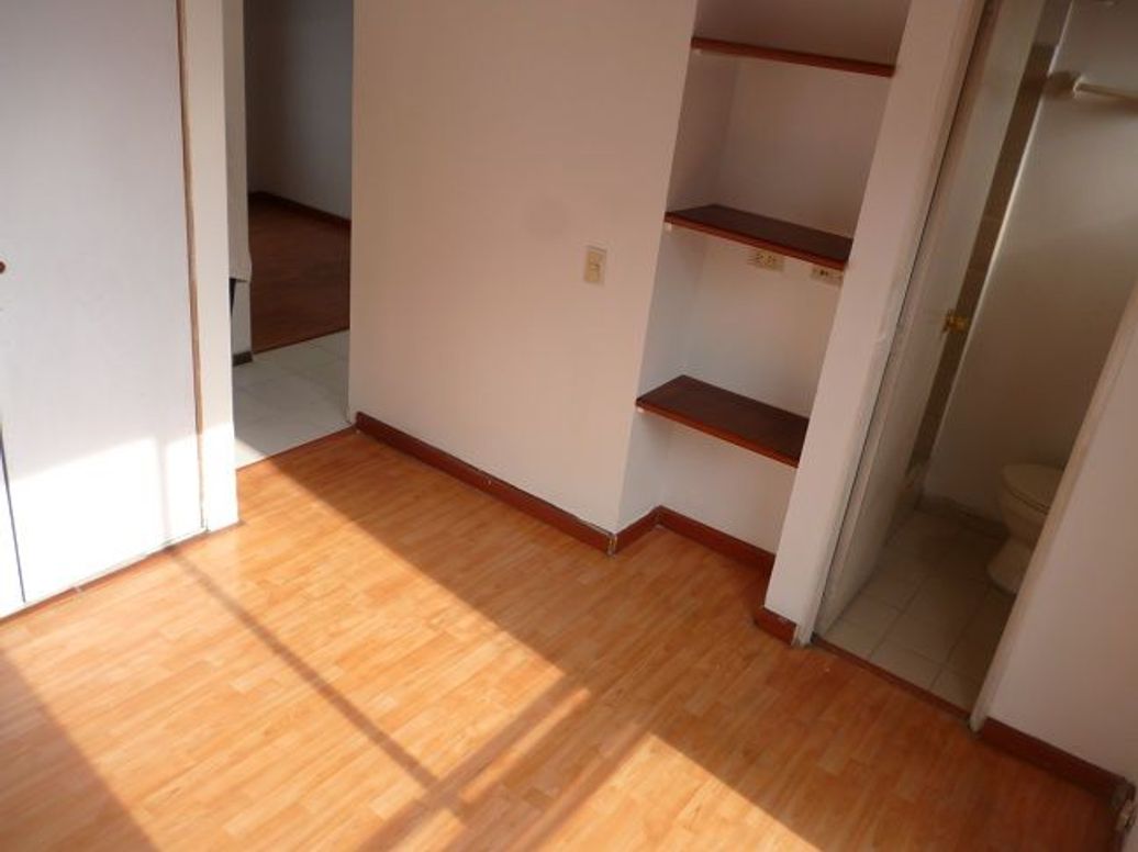 Apartamento de 3 alcobas en venta en Cjr Torres De Centenario, Bogotá, 44 m² · foto 10 de 13