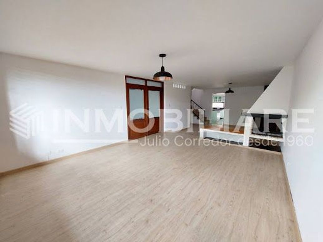 Casa de 7 alcobas en venta en Santa Ana Occidental, Bogotá, 405 m² · foto 2 de 20