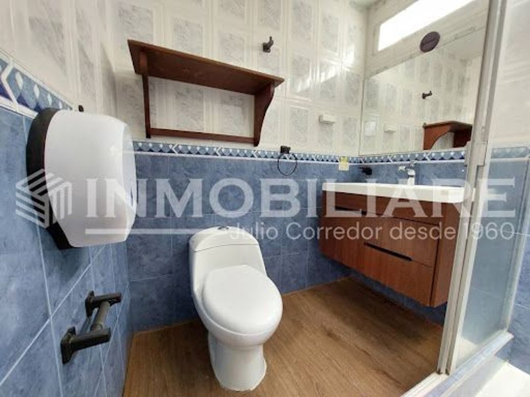 Casa de 7 alcobas en venta en Santa Ana Occidental, Bogotá, 405 m² · foto 19 de 20