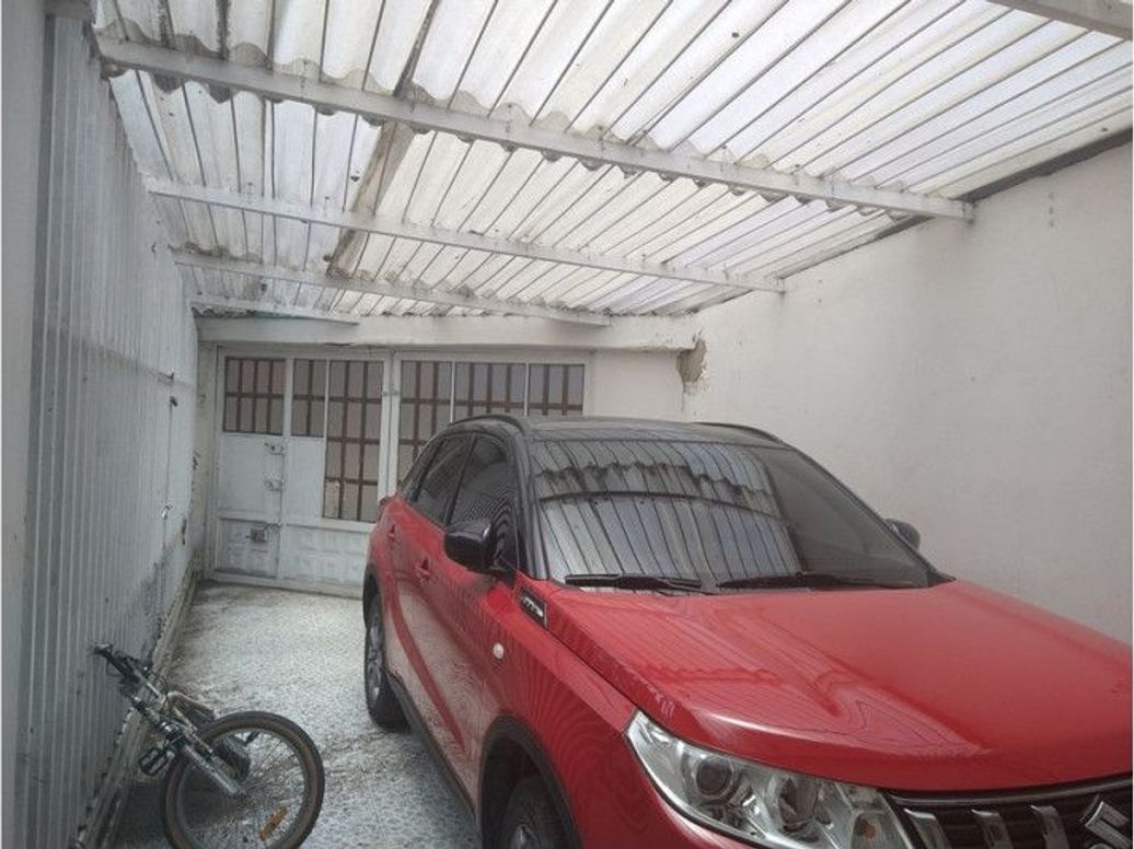 Casa de 3 alcobas en venta en Mandalay Et. Ii, Bogotá, 307 m² · foto 2 de 19