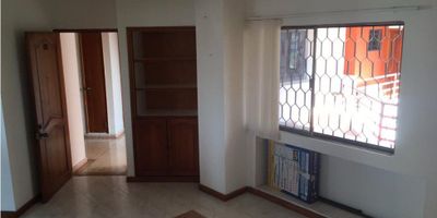 Apartamento en arriendo Pie de la Popa

Apartamento con Buenos Acabados, Sobre Via Principal, Cerca de Centros Comerciales, Super Mercados, Transporte Publico, Consta de 1 Alcoba, 1 Baño, Cocina Integral, Sala, Garaje..

 

3986364.
