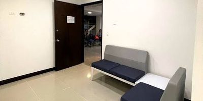 Edificio Vida, tequendama, consultorio de 35 mts, area libre, 1 baño, aire acondicionado, muebles de recibo, biblioteca, luz led, excelente ubicacion, sector comercial, contactanos 3206654825 - 3182697143