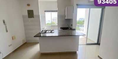 Apartamento en Arriendo ubicado en la ciudad de Barranquilla sector El Porvenir , el apartamento se encuentra en piso 4 con un área de 40 mt2 y consta de 1 habitacion con baño privado, cocina, zona de labores,  balcón, sala-comedor, 1 garaje, buena distribución en sus áreas con amplios y cómodos espacios, fresco y acogedor, su entorno es tranquilo y residencial con cómodas vías de acceso y sobre el sector puede encontrar, parques, colegios, restaurantes y droguerías cercanas