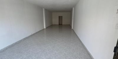 LOCAL COMERCIAL EN ARRIENDO EN EL SECTOR DEL BARRIO PORVENIR 
SEGUNDO PISO 
EXCELENTE UBICACION 
AREA : 60 MTS
1 BAÑO , BODEGA PEQUEÑA 
VALOR  DE ARRIENDO $ 2.500.000 + IVA 
VALOR DE ADMINISTRACION $ 200.000
LOCAL #8.
