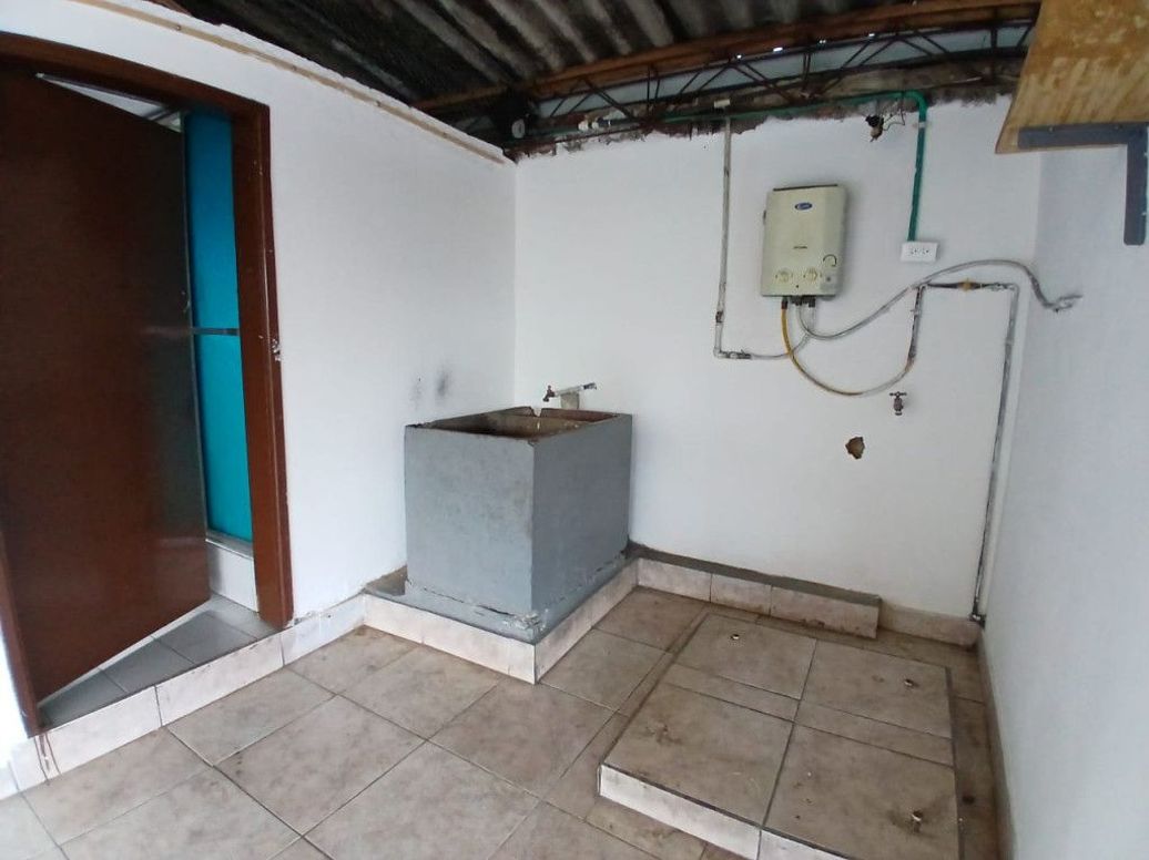 Casa de 7 alcobas en venta en San Joaquín, Bogotá, 663 m² · foto 11 de 13