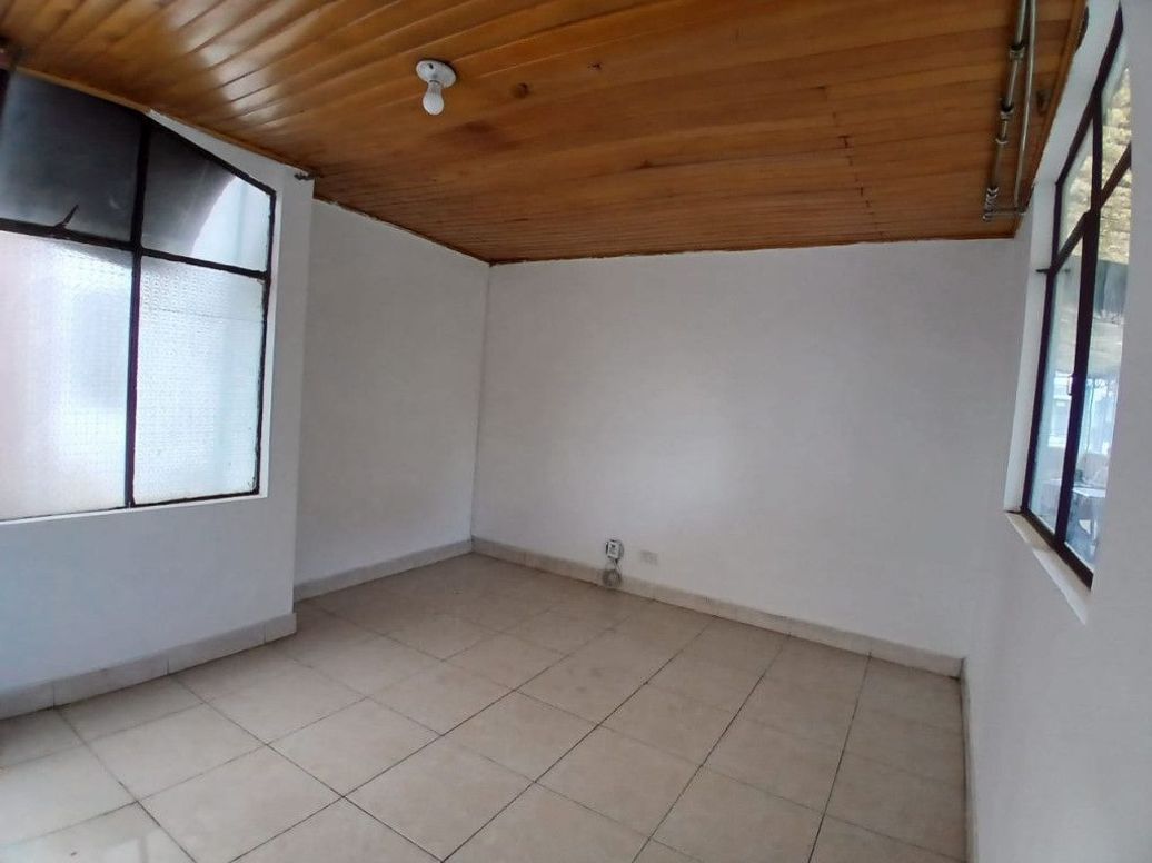 Casa de 7 alcobas en venta en San Joaquín, Bogotá, 663 m² · foto 13 de 13