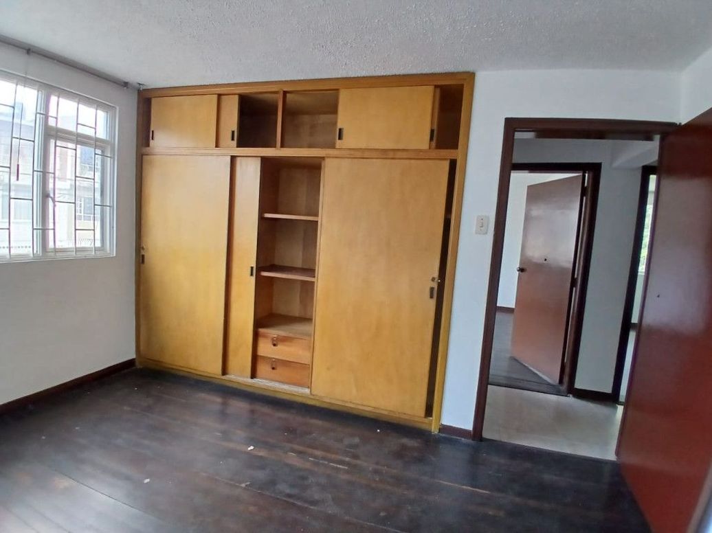 Casa de 7 alcobas en venta en San Joaquín, Bogotá, 663 m² · foto 4 de 13