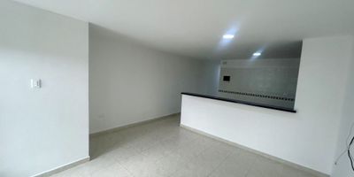 Apartamento para estrenar consta de 89.2 m2,  sala comedor, cocina semi integral, hall de alcobas, Habitaciones tres con closet, baños uno, zona de labores, espacio de parqueo pequeño en terraza para una moto, excelente ubicación, zona residencial, Barrio San Isidro.