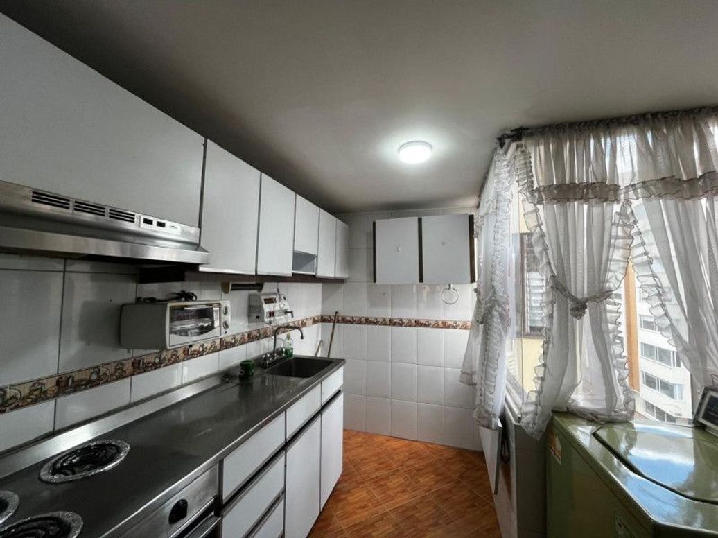 Apartamento de 2 alcobas en venta en María Cristina, Bogotá, 91 m² · foto 2 de 14
