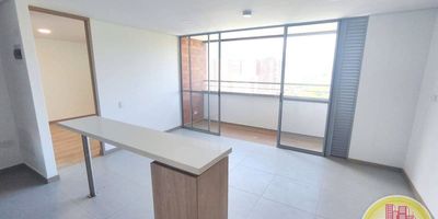 Código: 5883. 20° Piso en edificacion de 28 pisos. Acceso al inmueble: Directo a la via, sendero peatonal y ascensor. Alcobas con puertas, baños cabinados, cubierta y extractor. Parqueadero para carro y cuarto útil.