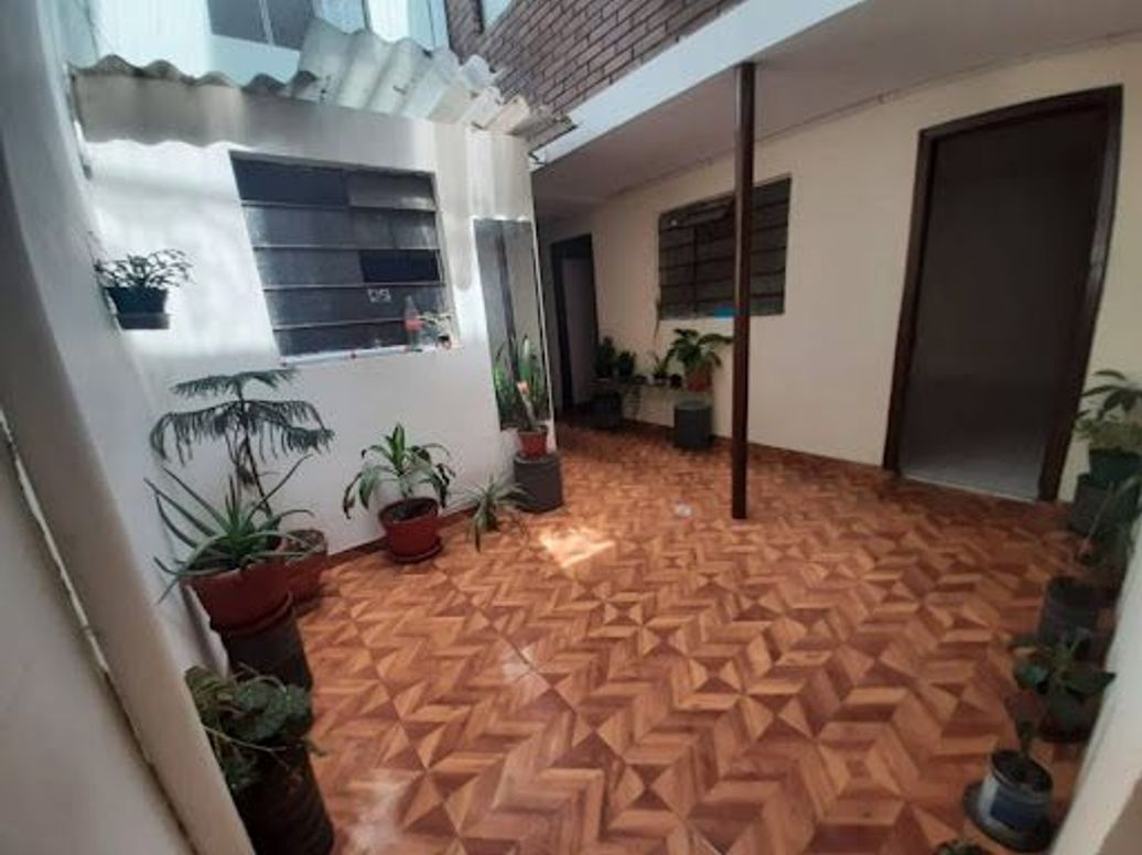 Casa de 17 alcobas en venta en Eduardo Frei, Bogotá, 357 m² · foto 2 de 20