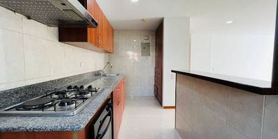  Apartamento en arriendo – Confort, estilo y excelente ubicación (95 m²)

Vive en un espacio pensado para tu bienestar. Este hermoso apartamento de 95 metros cuadrados combina amplitud, iluminación natural y una distribución funcional, ideal para familias o quienes buscan comodidad y calidad de vida.

 Características del inmueble:

Área: 95 m²

3 alcobas con closets amplios

2 baños completos con excelentes acabados

Cocina integral moderna y equipada

Sala-comedor amplia con salida a balcón

Zona de ropas independiente

Parqueadero privado

 Unidad cerrada completa, con todas las comodidades:

Portería y vigilancia 24 horas

Piscina, gimnasio, salón social y zonas verdes

Juegos infantiles y parqueaderos de visitantes

 Canon de arrendamiento: $4.000.000

 Ubicación privilegiada, cerca de centros comerciales, vías principales, colegios y transporte público.
