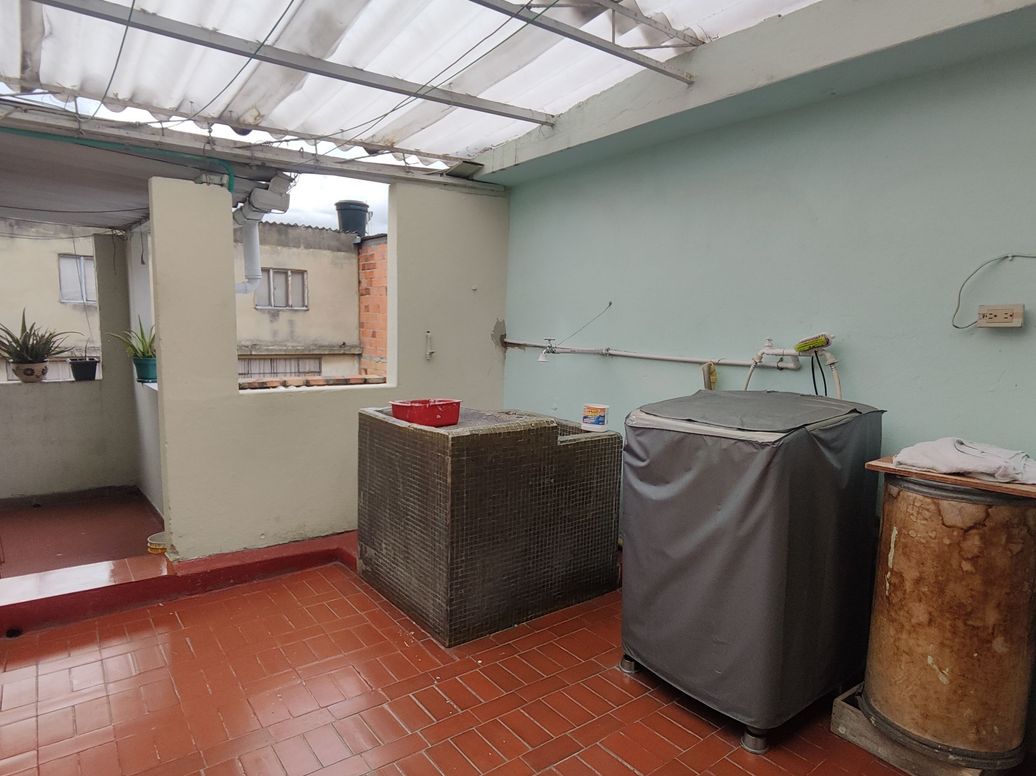 Casa de 6 alcobas en venta en La Estrada, Bogotá, 144 m² · foto 15 de 19