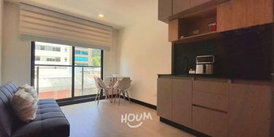 [ARR] ID HOUM: 161885

Entérate de todos los beneficios al arrendar con nosotros:
    • Asistencia e intermediación con el propietario
    • Firma tu contrato online
    • Arrienda sin burocracia, sin papeleos ni notarías

Departamento en arriendo, ubicado en el barrio Santa Barbara, con una superficie construida de 38.00 m² y superficie total de 40.00  m². 

Sus principales características son:

    • Amoblado
    • 2 dormitorios
    • 1 baño
    • Admite mascotas
    • 1 parqueadero
    • Año de construcción: 2025
            
Además, el inmueble cuenta con las siguientes amenidades:

    • Salón de eventos
    • Vigilancia 24 hrs
    • Ascensor
    • Zona de juegos
    • Gimnasio
    • Lavandería
    • Zona de asadores

Si arriendas con nosotros, te brindamos asesoría personalizada durante todo el proceso.

Requisitos para arrendar con nosotros:

    • Arrienda sin codeudor*, fácil, rápido y seguro
    • Demuestra un ingreso mensual neto de al menos 2.5 veces el valor del arriendo (los ingresos mensuales se pueden complementar por las personas que vivirán en este inmueble)
    • Completa tu información básica y mándanos tus extractos bancarios o documentos que demuestren tus ingresos
    • No debes tener reportes negativos en centrales de crédito
        

IMPORTANTE:

    • Te invitamos a agendar una visita a esta propiedad
    • Si tienes alguna duda por favor puedes solicitar más información desde los portales como también contactarte directamente con nosotros
    
Más que una inmobiliaria, somos Houm.
*Aplican T&C