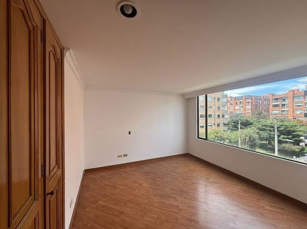 Apartamento de 3 alcobas en venta en Santa Bibiana, Bogotá, 244 m² · foto 10 de 18