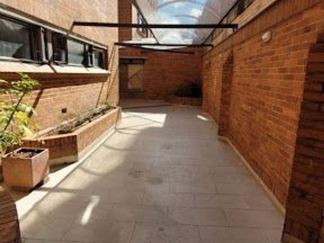 Apartamento de 3 alcobas en venta en Santa Bibiana, Bogotá, 244 m² · foto 3 de 18