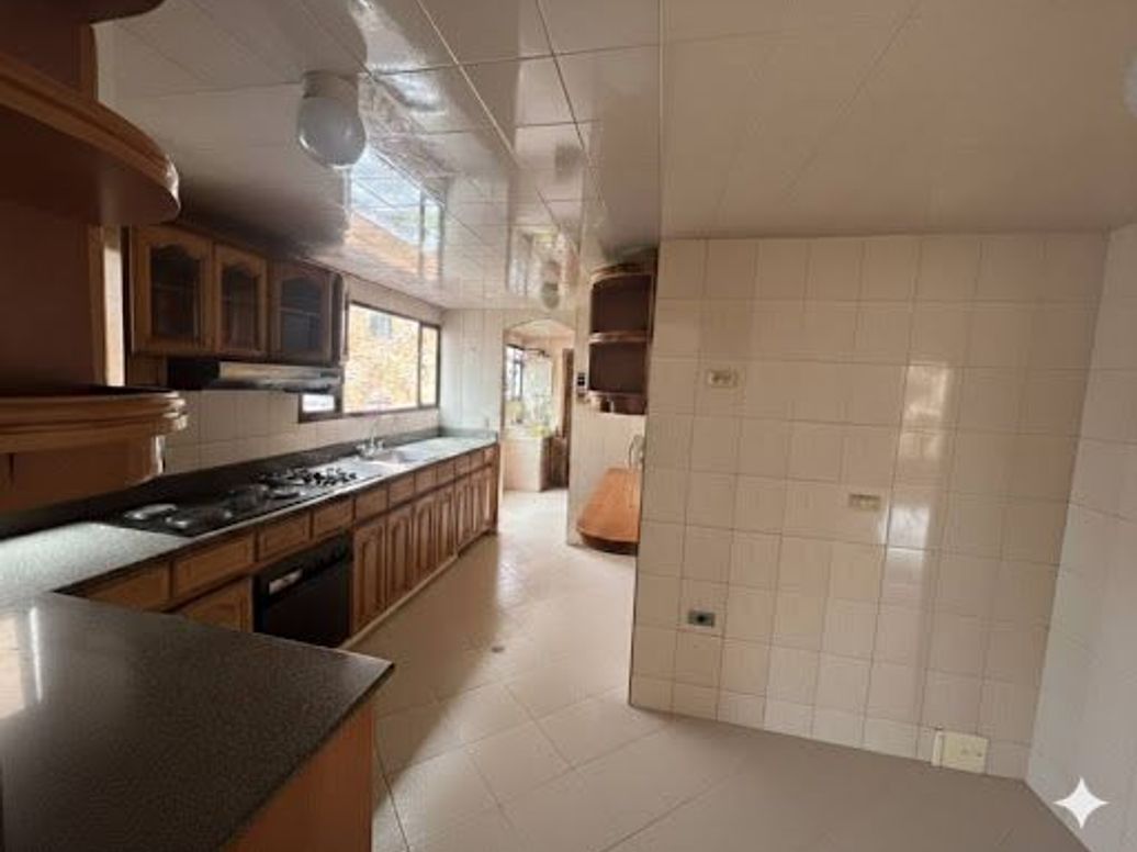 Apartamento de 3 alcobas en venta en Santa Bibiana, Bogotá, 244 m² · foto 13 de 18