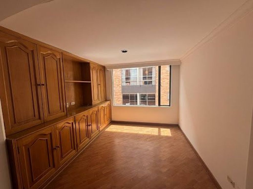 Apartamento de 3 alcobas en venta en Santa Bibiana, Bogotá, 244 m² · foto 8 de 18