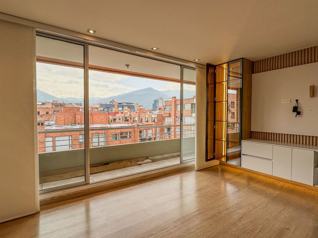 Apartamento de 3 alcobas en venta en Santa Bibiana, Bogotá, 159 m² · foto 2 de 7