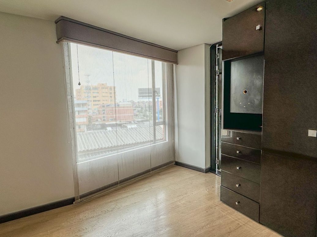 Apartamento de 3 alcobas en venta en Santa Bibiana, Bogotá, 159 m² · foto 5 de 7