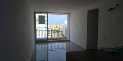 Apartamento en arriendo ubicado al norte de la ciudad de Barranquilla en el sector del barrio Villa Carolina , cuenta con un área de 69 m2 , dispone de 3 habitaciones , 2 baños , balcón , sala comedor , parqueadero privado , vigilancia 24/7 , el conjunto cuenta con piscina , salón social , zona infantil, a sus alrededores cuenta con supermercados , restaurantes , centros comerciales , parques.