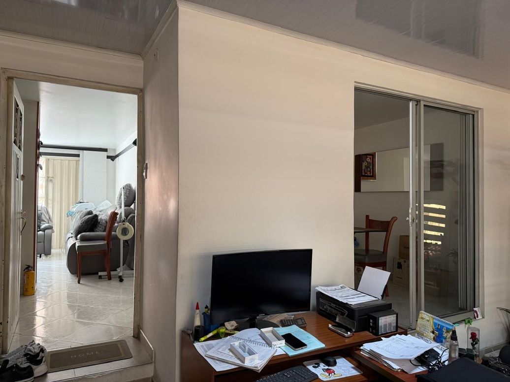 Casa de 3 alcobas en venta en Ub. Castilla, Bogotá, 165 m² · foto 5 de 18
