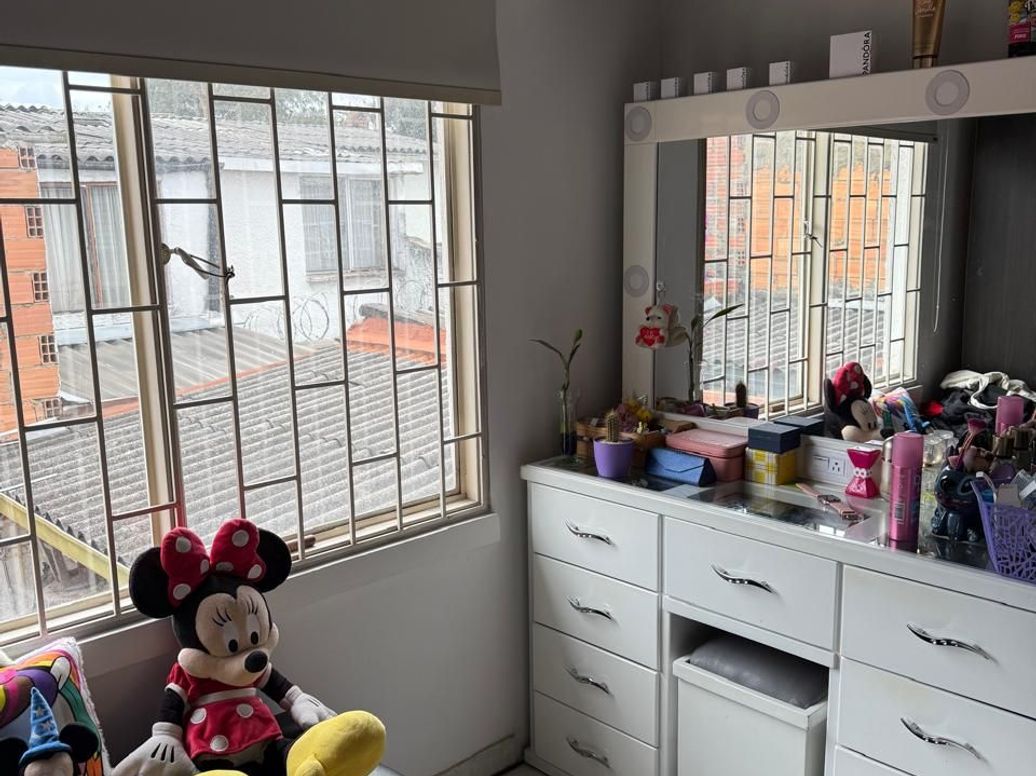 Casa de 3 alcobas en venta en Ub. Castilla, Bogotá, 165 m² · foto 13 de 18