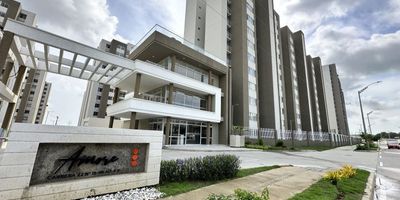 Se ofrece moderno apartamento, con dos habitaciones, dos baños y una cocina tipo americano, ideal para quienes buscan comodidad y funcionalidad. Ubicado en una zona estratégica, cerca de universidades, colegios y clínicas, lo que lo convierte en una opción ideal tanto para familias como para estudiantes o profesionales.