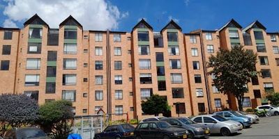 Excelente apartamento de 3 alcobas, 2 baños completos, salacomedor, cocina integral con estufa y calentador a gas, 1parqueadero, el conjunto cuenta con gimnasio, terraza BBQ, salón comunal, zonas verdes, parque y canchas deportivas comunales, vigilancia 24-7, CCTV.