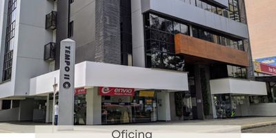 Oficina de 142 m², con 3 amplios espacios de trabajo, ubicada en una de las zonas más comerciales y estratégicas de la ciudad. Ideal para empresas que buscan proyección, comodidad y excelente accesibilidad.