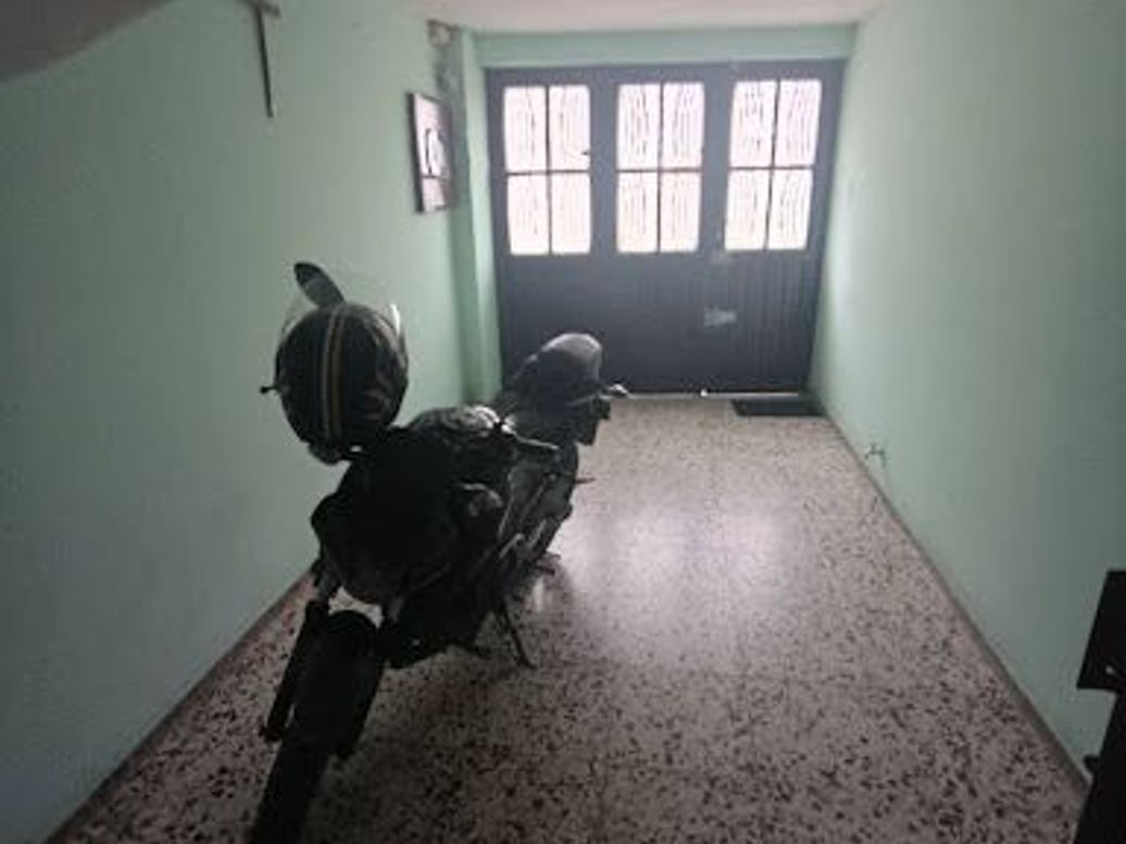 Casa de 8 alcobas en venta en Olarte, Bogotá, 315 m² · foto 2 de 20