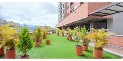 ¡Oportunidad unica en Rionegro!

Se arrienda apartamento ubicado en el Municipio de Rionegro, Antioquia, en exclusiva unidad cerrada en el sector el porvenir. Esta hermosa propiedad de 58 m2 te ofrece:
2 habitaciones
2 baños
Sala comedor
Cocina integral
Balcón
Patio de ropas
Red de gas
Parqueadero
Cuarto útil

El conjunto ofrece excelentes comodidades:
Ascensor, salón social, parque para mascotas, gimnasio dotado, zonas verdes con chimeneas y senderos para caminar, parque infantil, lavandería y portería 24 horas.

Ubicación privilegiada:
Este hermoso apartamento, se encuentra ubicado en una zona de alta valorización, A 10 minutos del aeropuerto José María Córdova, La unidad cuenta con una excelente ubicación cerca a colegios, hospitales, centros comerciales y fácil acceso al transporte público.

Este apartamento es una oportunidad única para vivir en un entorno seguro y exclusivo.

¡No te pierdas esta oportunidad!
