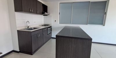 Bienvenido a tu nuevo hogar en el vibrante sector de Suramerica, La Estrella! Este espectacular apartamento, ubicado en una unidad cerrada, te ofrece todas las comodidades que necesitas para una vida llena de confort y estilo. Disfruta de una impresionante vista panoramica que te permitira apreciar la belleza del entorno cada dia. Con una ubicacion inmejorable, estaras cerca del Mall Suramerica, el gimnasio Smart Fit, y tendras acceso a colegios como El Carpinelo y Santa Teresita Del Nino Jesus. No dejes pasar esta oportunidad de vivir en un lugar que combina vistas impresionantes, comodidad y conveniencia. Contactanos hoy mismo para agendar una visita y descubrir todo lo que este maravilloso apartamento tiene para ofrecerte!