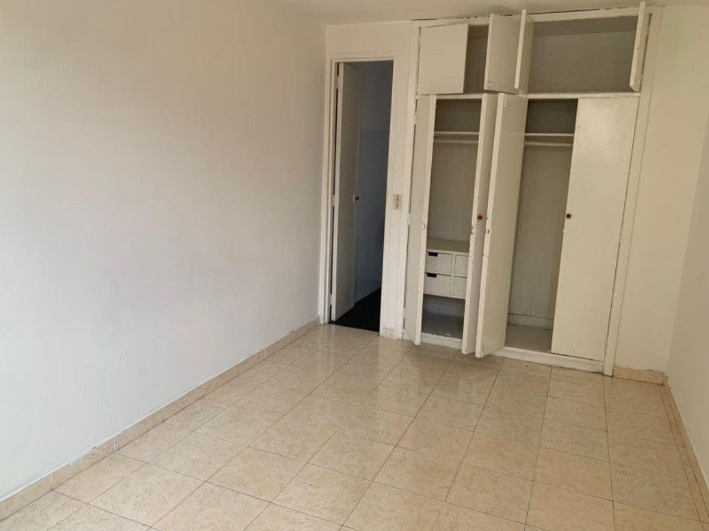Apartamento de 1 alcoba en venta en Chapinero Central, Bogotá, 52 m² · foto 2 de 13