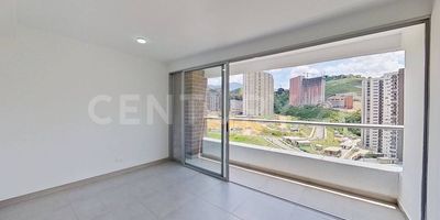 LA INVERSION INTELIGENTE: PENTHOUSE EXCLUSIVO EN LA NUEVA SAN JAVIER
Sabemos lo que piensa. San Javier es un sector en transformación y El Pesebre ha cambiado para siempre. Deje atrás la vieja percepción y descubra Reserva Serrano Origen, una unidad que define la seguridad, la comunidad y la valorización en el Occidente de Medellín.
ESTE ES EL MOMENTO Y ESTE ES EL LUGAR.
Le ofrecemos la joya de la torre: UNICO PENTHOUSE con vistas inigualables. Disfrute de 62 metros cuadrados optimizados, que incluyen tres habitaciones luminosas, dos baños completos y un balcón perfecto para sus atardeceres. Además, cuenta con parqueadero cubierto, un privilegio en la zona.
OBJECION SUPERADA, VALOR GARANTIZADO: La Reserva Serrano Origen no solo es una unidad cerrada; es un oasis de tranquilidad. La seguridad es prioritaria, con vigilancia 24 horas y accesos controlados. La cercanía a la Estación San Javier, la renovada infraestructura vial y el comercio local han convertido El Pesebre en una opción de vida que solo va en ascenso. Su capital se valoriza al comprar el apartamento más exclusivo de la unidad.
Comprar un pent-house aquí es capitalizar la regeneración de San Javier. Es vivir seguro, moderno y con proyección. No compre el pasado; invierta en el futuro de Medellín.