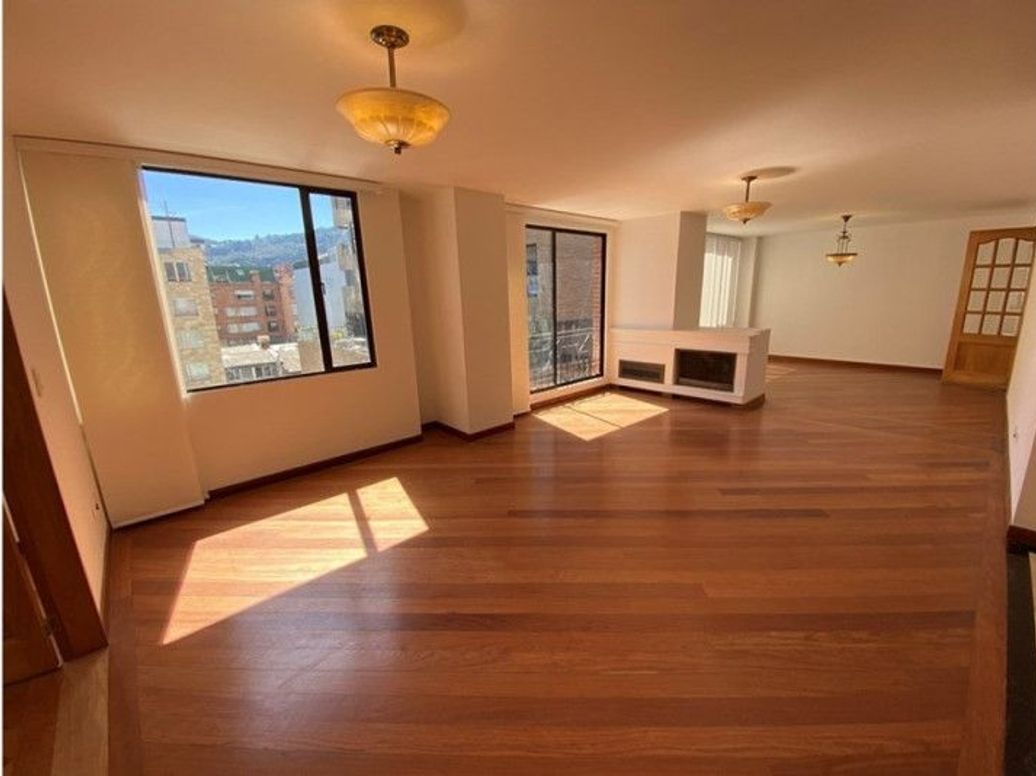 Apartamento de 5 alcobas en venta en Molinos Norte, Bogotá, 200 m² · foto 2 de 20